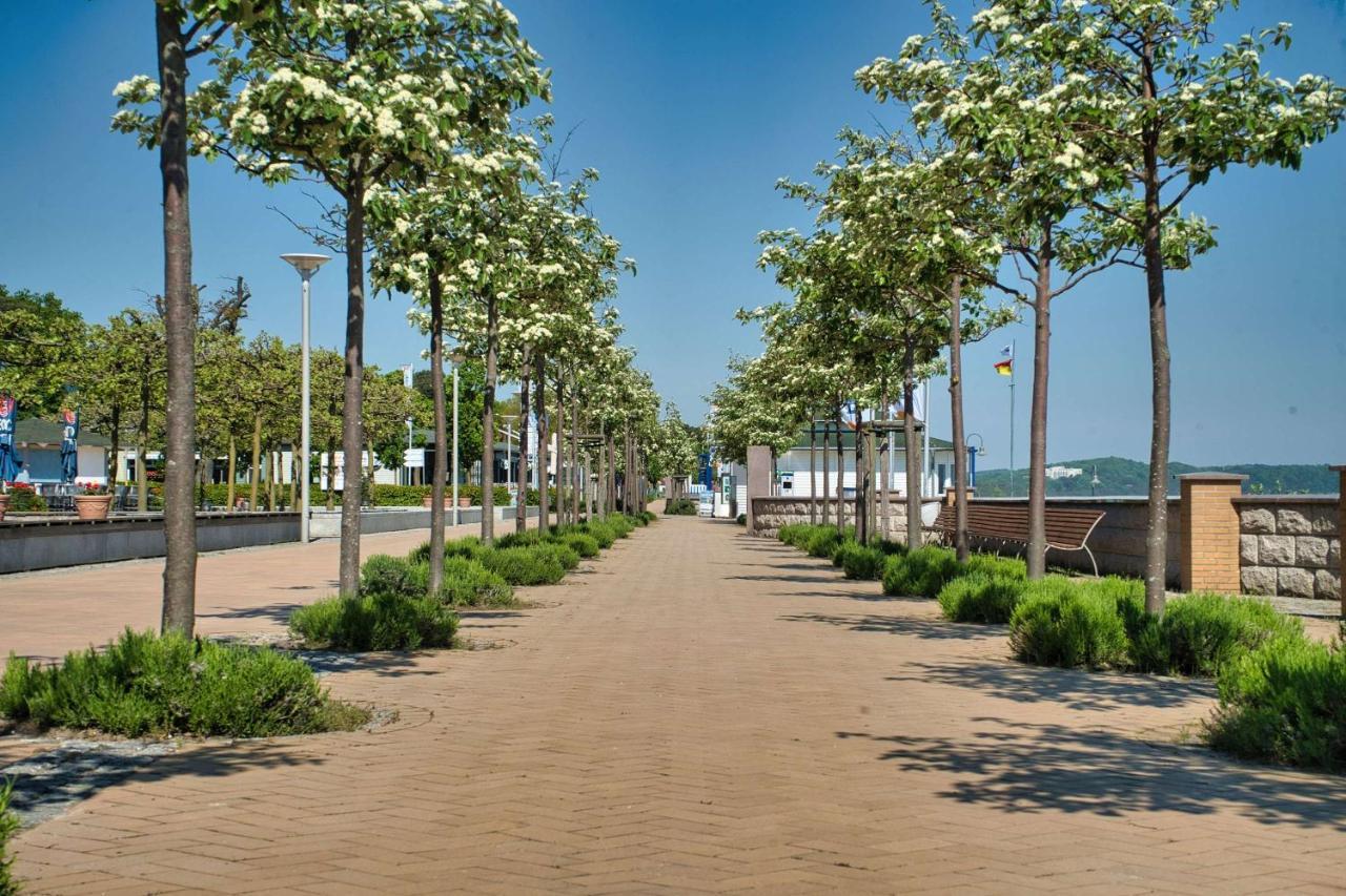 Zentral Aber Ruhig, Terrasse Mit Viel Gruen - Strandnahes Ferienhaus Luki Гёрен Экстерьер фото