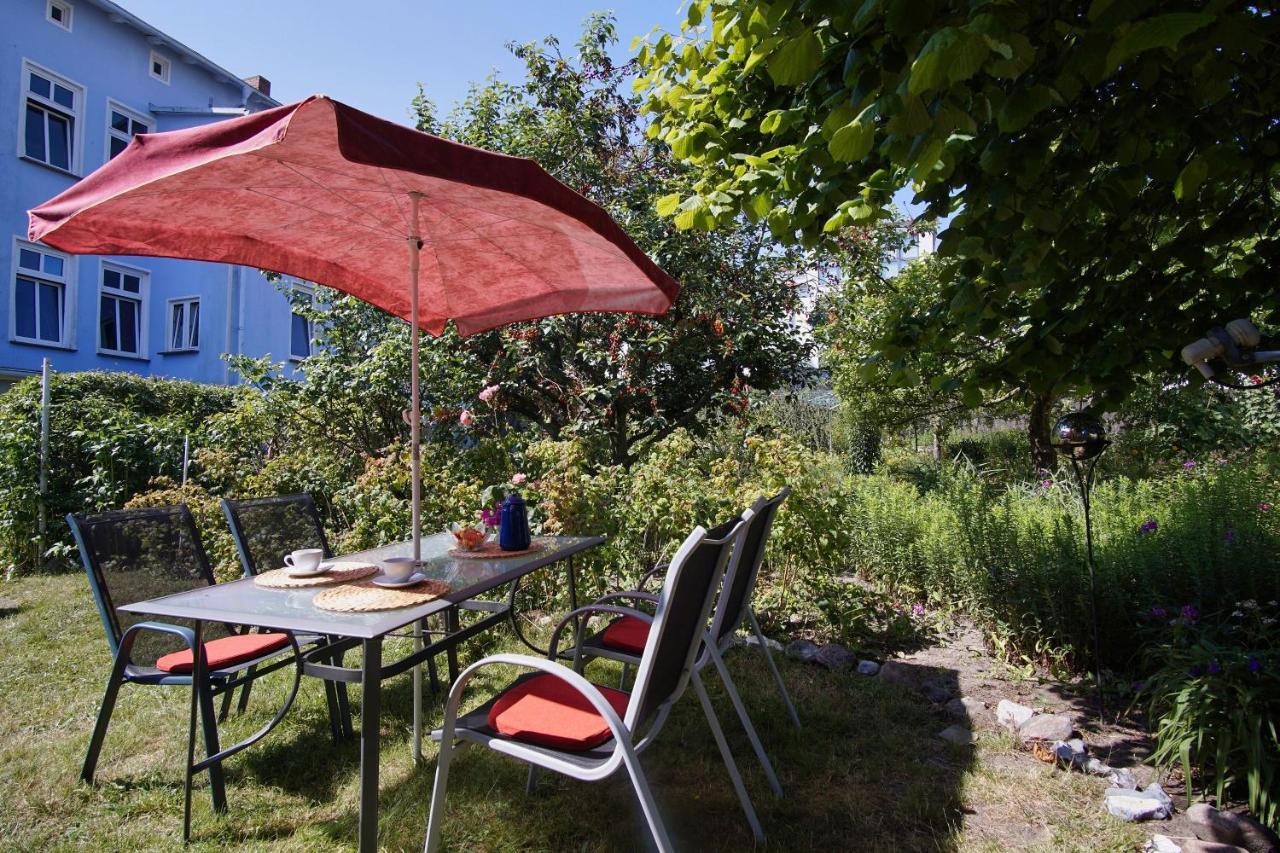 Zentral Aber Ruhig, Terrasse Mit Viel Gruen - Strandnahes Ferienhaus Luki Гёрен Экстерьер фото