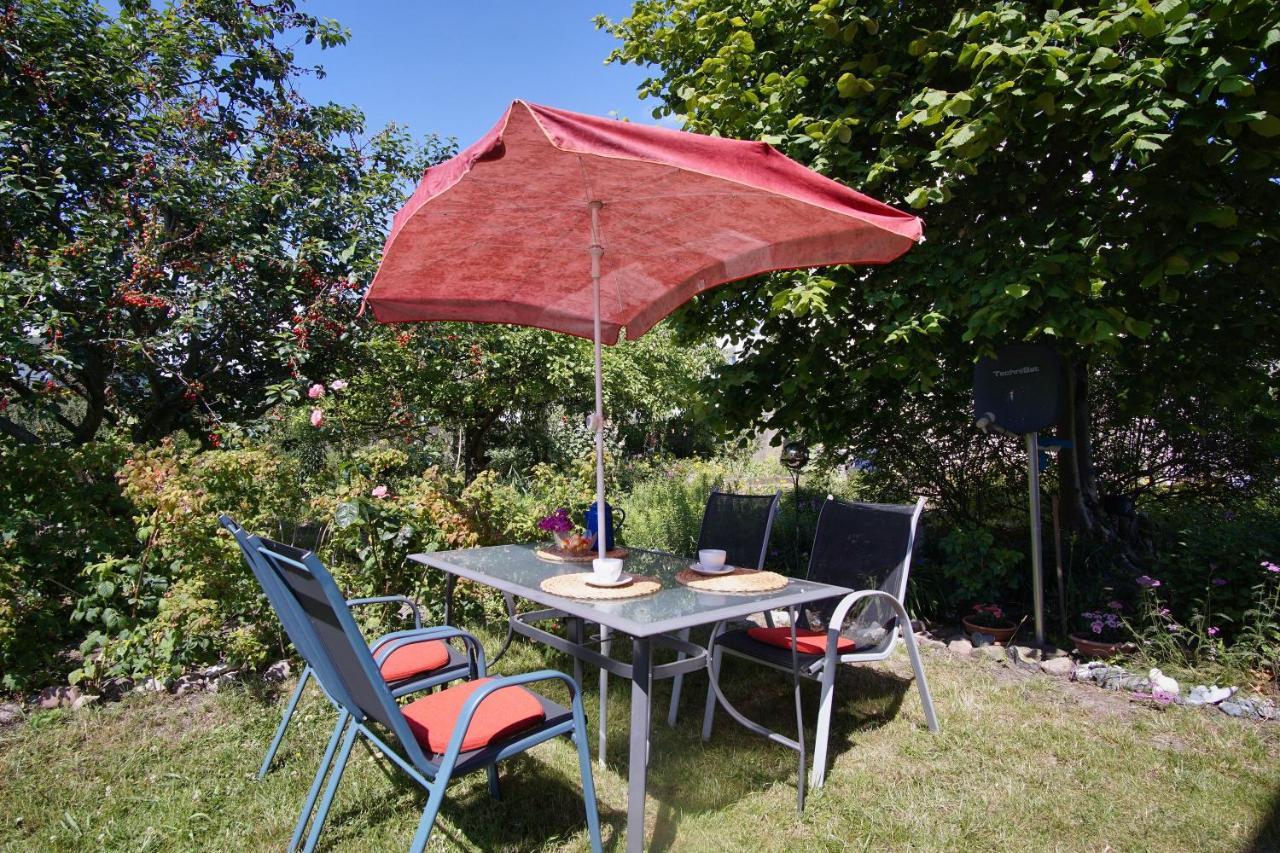 Zentral Aber Ruhig, Terrasse Mit Viel Gruen - Strandnahes Ferienhaus Luki Гёрен Экстерьер фото