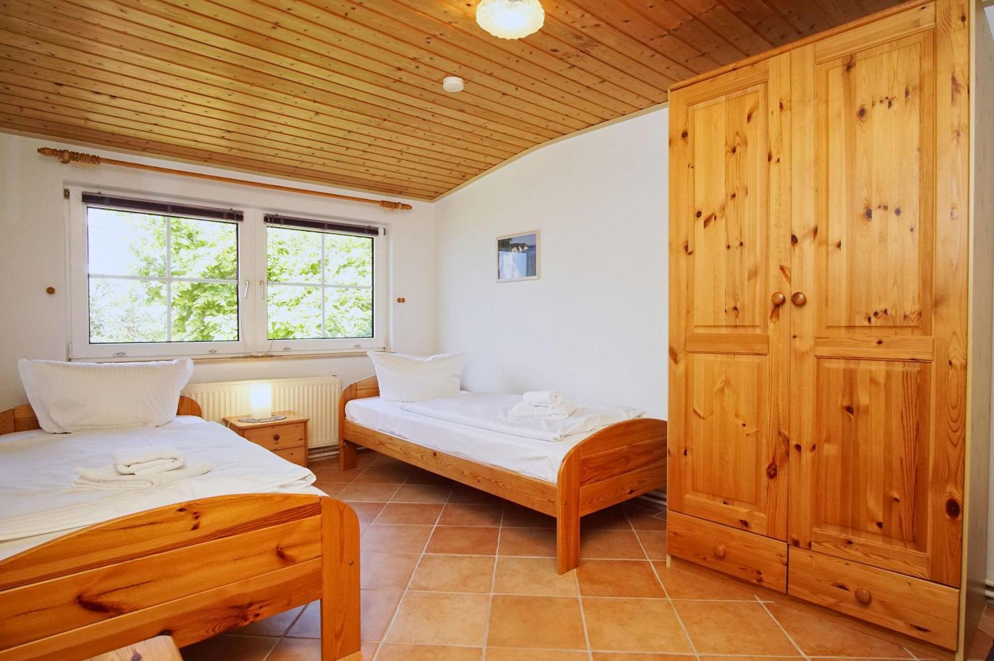 Zentral Aber Ruhig, Terrasse Mit Viel Gruen - Strandnahes Ferienhaus Luki Гёрен Экстерьер фото