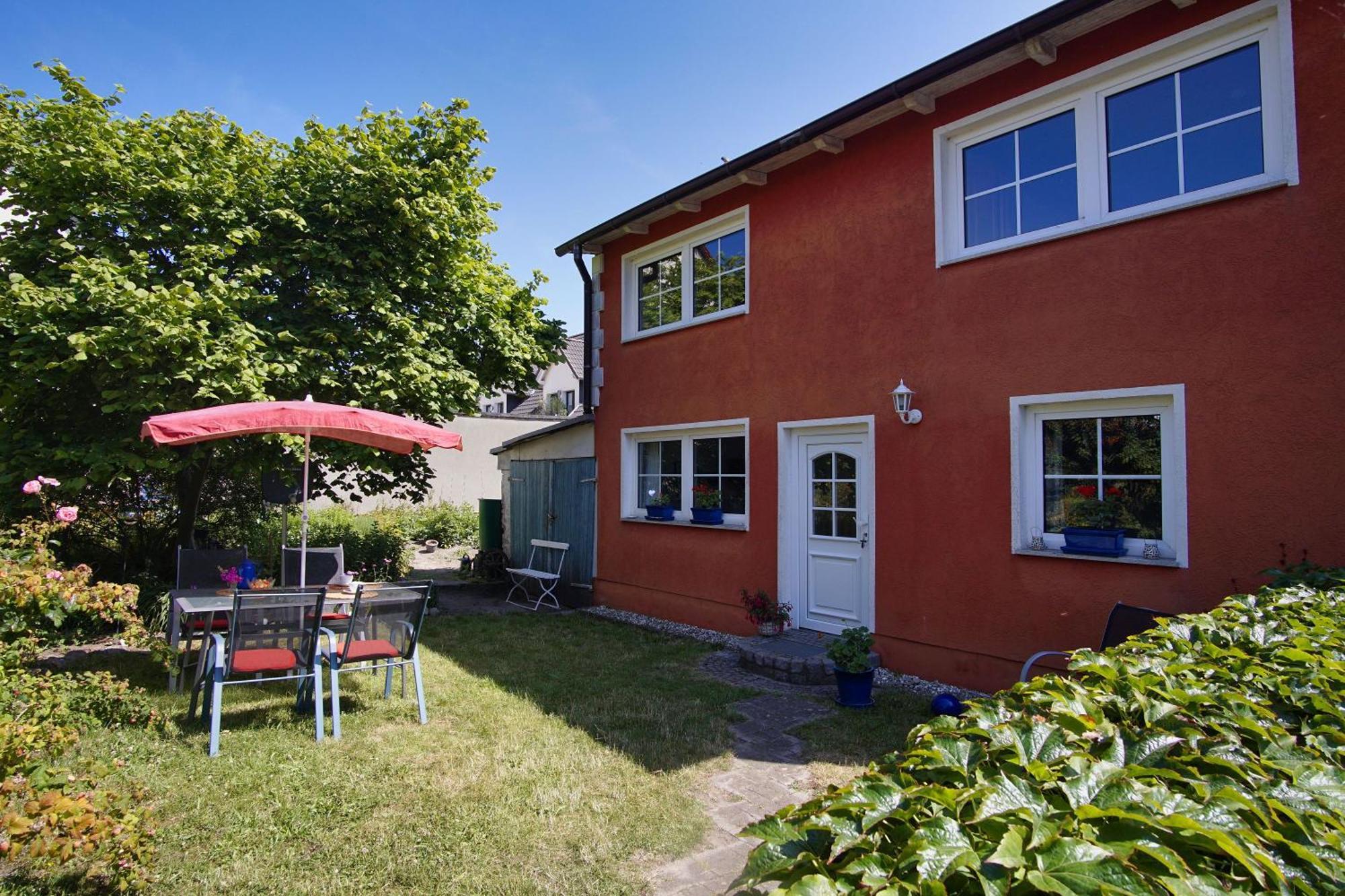 Zentral Aber Ruhig, Terrasse Mit Viel Gruen - Strandnahes Ferienhaus Luki Гёрен Экстерьер фото